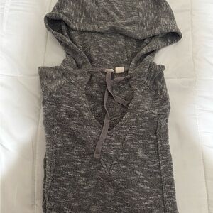 ROXY preloved- Women's Gray Hooded Knit Sweater.